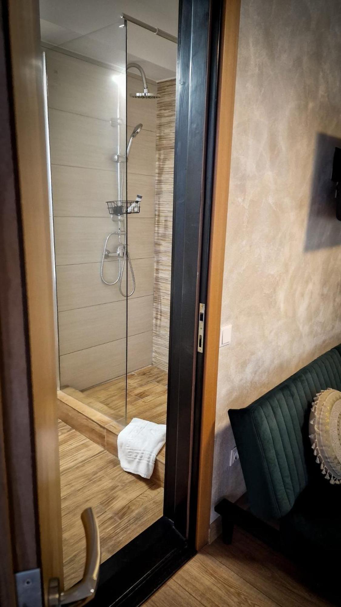Santa Fe Hotel Suceava Exterior foto