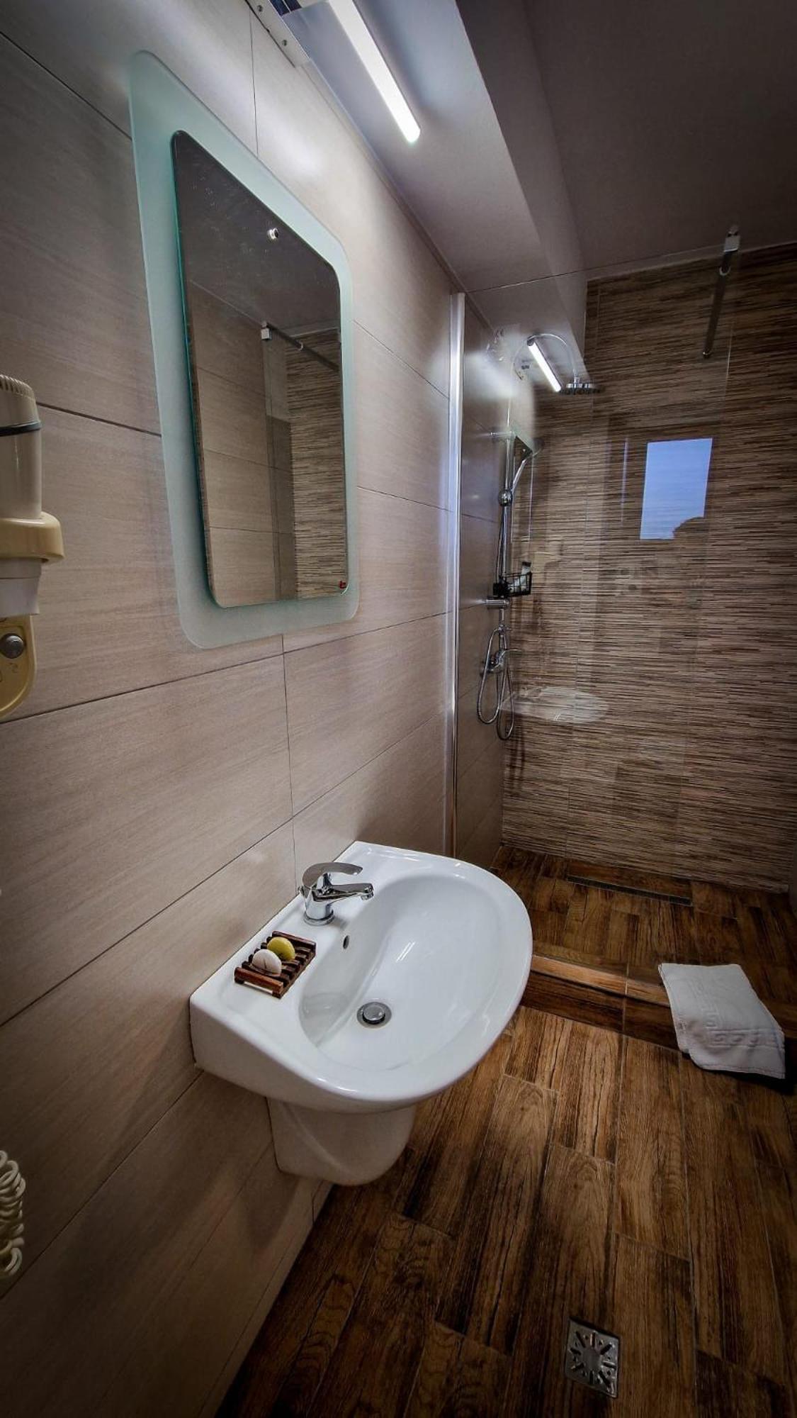 Santa Fe Hotel Suceava Exterior foto