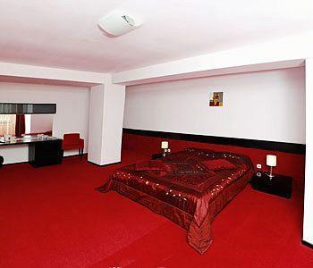 Santa Fe Hotel Suceava Exterior foto